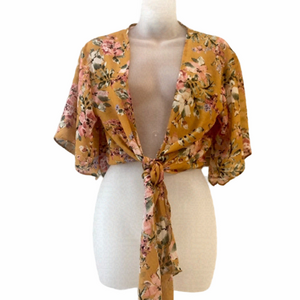Floral cropped flare sleeve front tie size medium